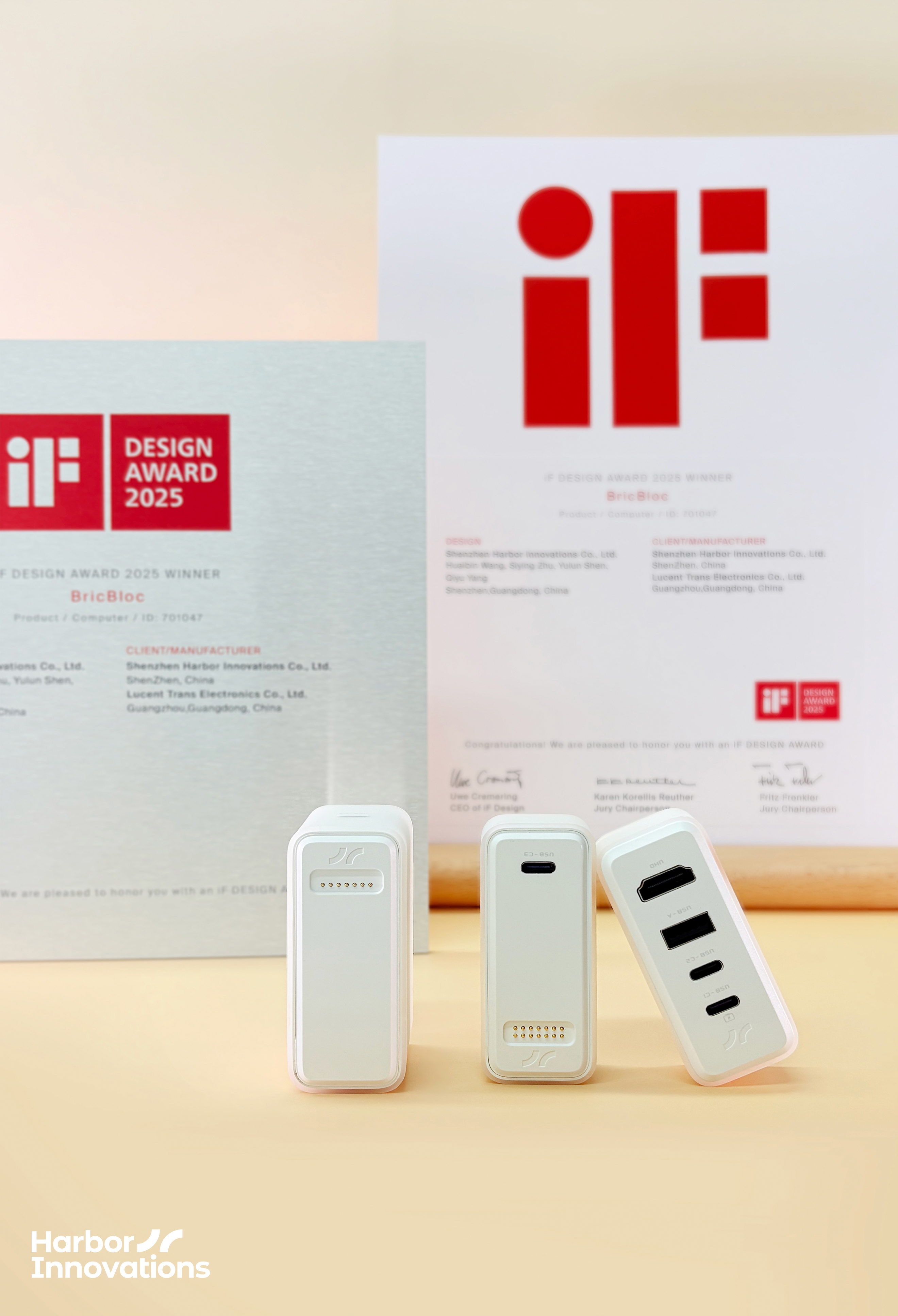 Bricbloc modules displayed in front of the 2025 iF Design Award certificate