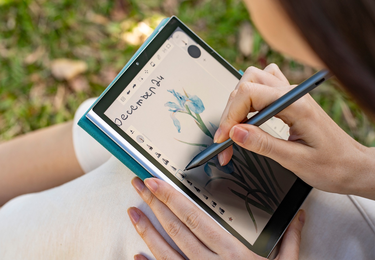 Paper7 used with a stylus outdoors